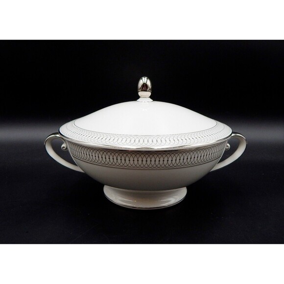 Tirschenreuth Bavaria The Elgin #2270 Lidded Covered Serving Casserole 8 In - Picture 1 of 12